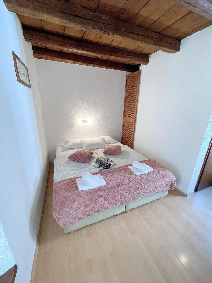 House Ivancic-Free Parking Trogir Luaran gambar