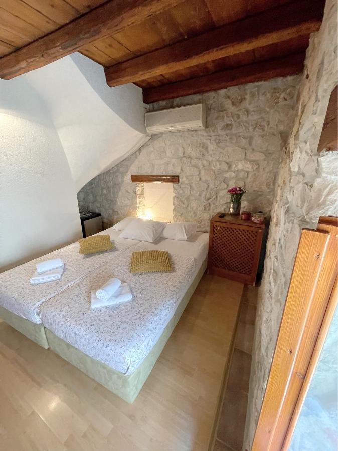 House Ivancic-Free Parking Trogir Luaran gambar