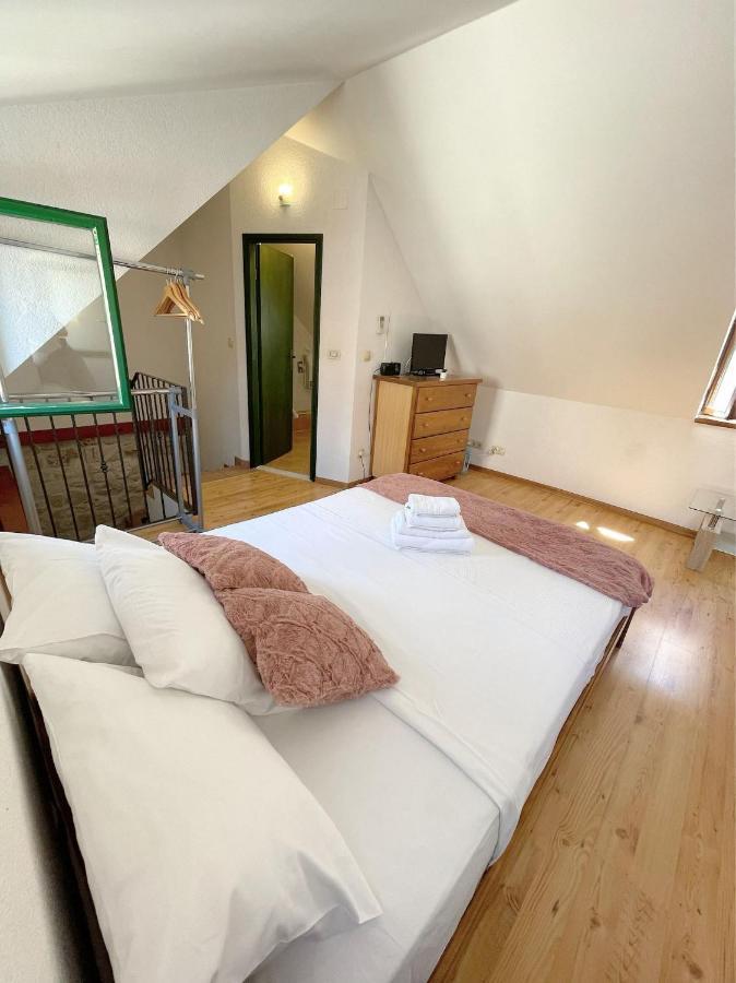 House Ivancic-Free Parking Trogir Luaran gambar