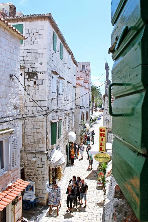 House Ivancic-Free Parking Trogir Bilik gambar